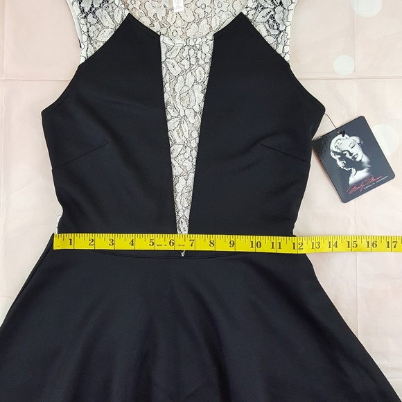 Marilyn Monroe Lace Detail Skater Dress - Picture 6 of 8